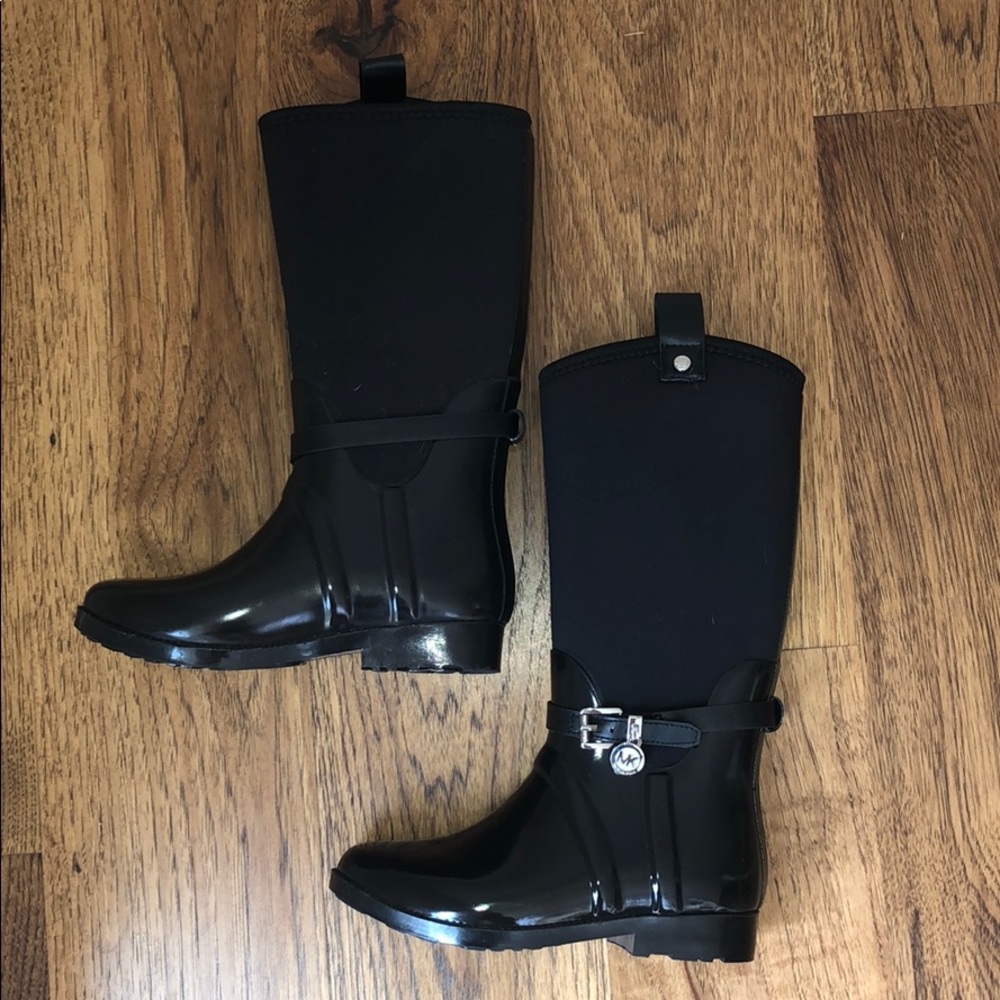 Michael Kors girls rain boots! Not worn size 2 blk - Picture 3 of 8